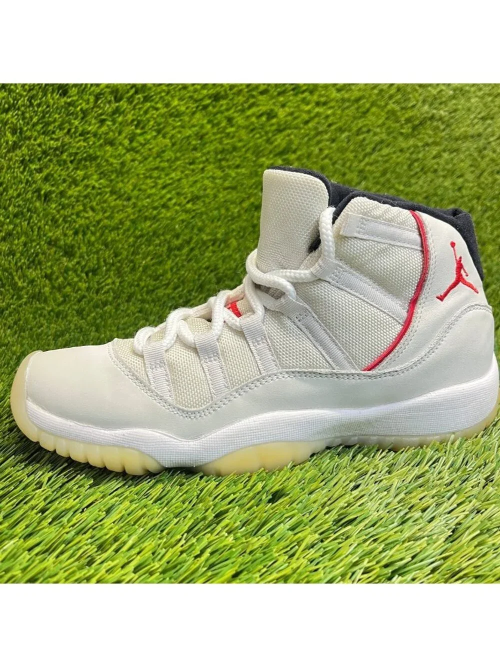 Nike Air Jordan 11 Retro Boys Size 7Y White Athletic Basketball Shoes Sneakers